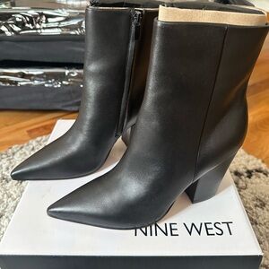 Nine West Women's Black Ariza Block Heel Ankle Boots